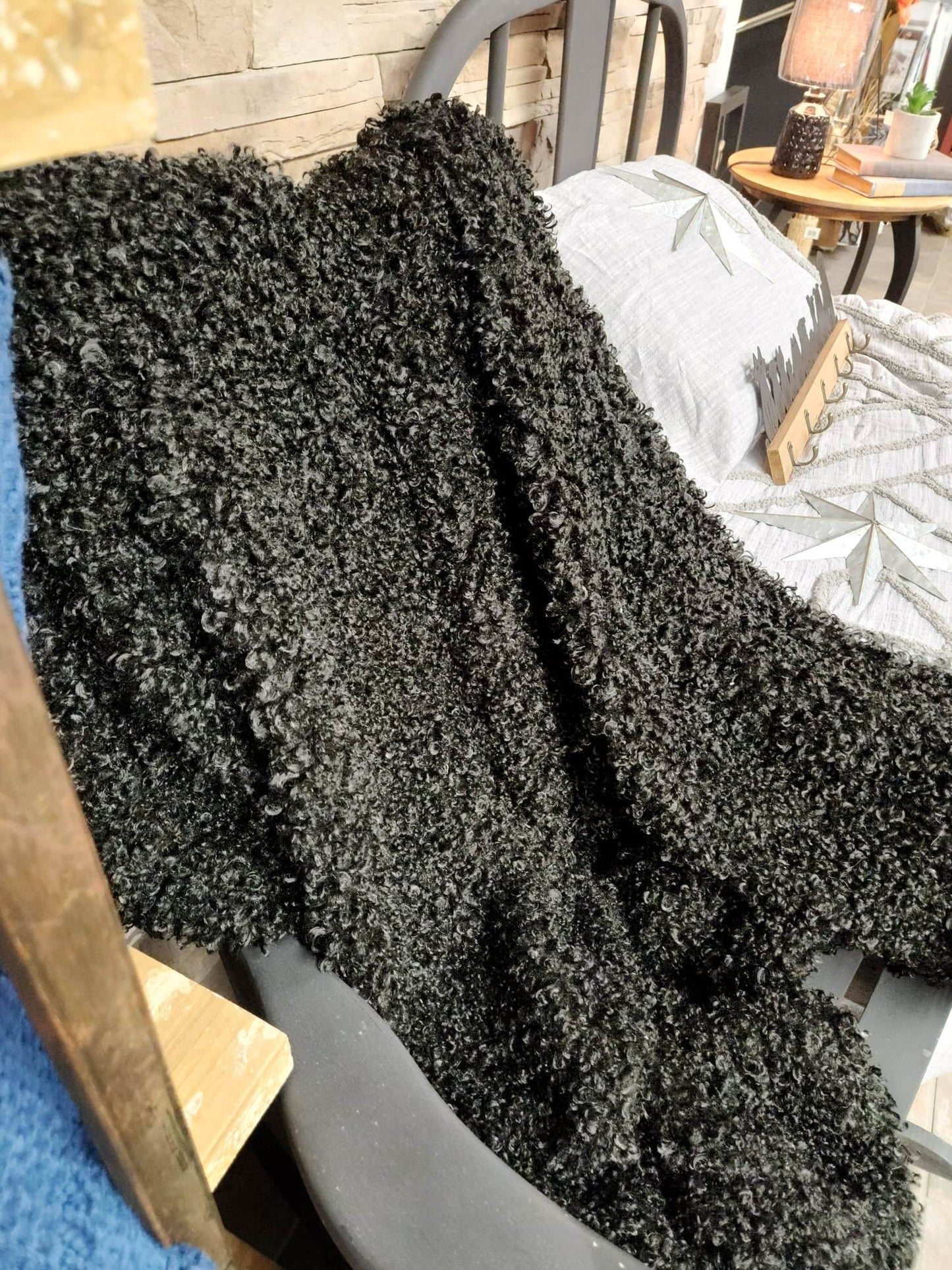 Jeté noir | Bouclés | 100% acrylique | Doudou